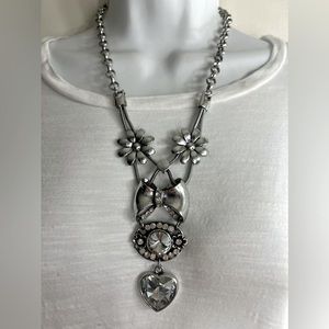GORGEOUS SILVER BLING NECKLACE